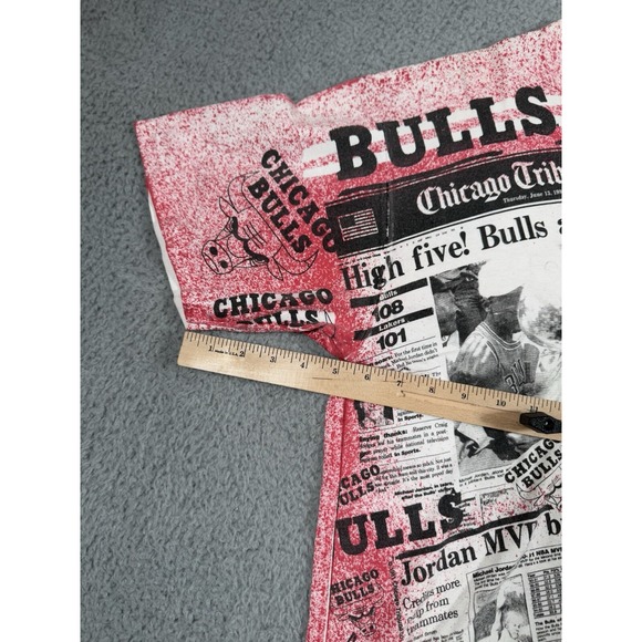 Vintage Chicago Bulls T‎ Shirt Mens Large Newspaper 90s AOP Jordan MVP Rare VTG - Picture 9 of 12
